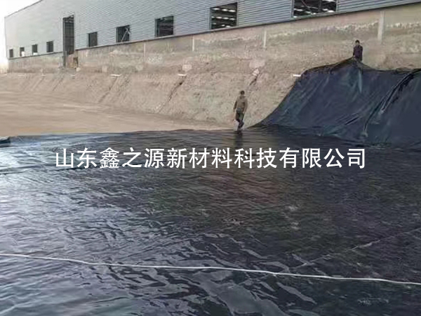 黑膜沼氣池使用過程中出現(xiàn)廢渣該如何處理？